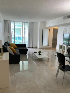 Beautiful Beach Apartment by Miami Te Espera - HOLLYWOOD 14S